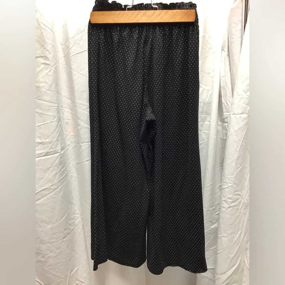 Black Smocked Sleeveless Camisole Pajama - Picture 10 of 12